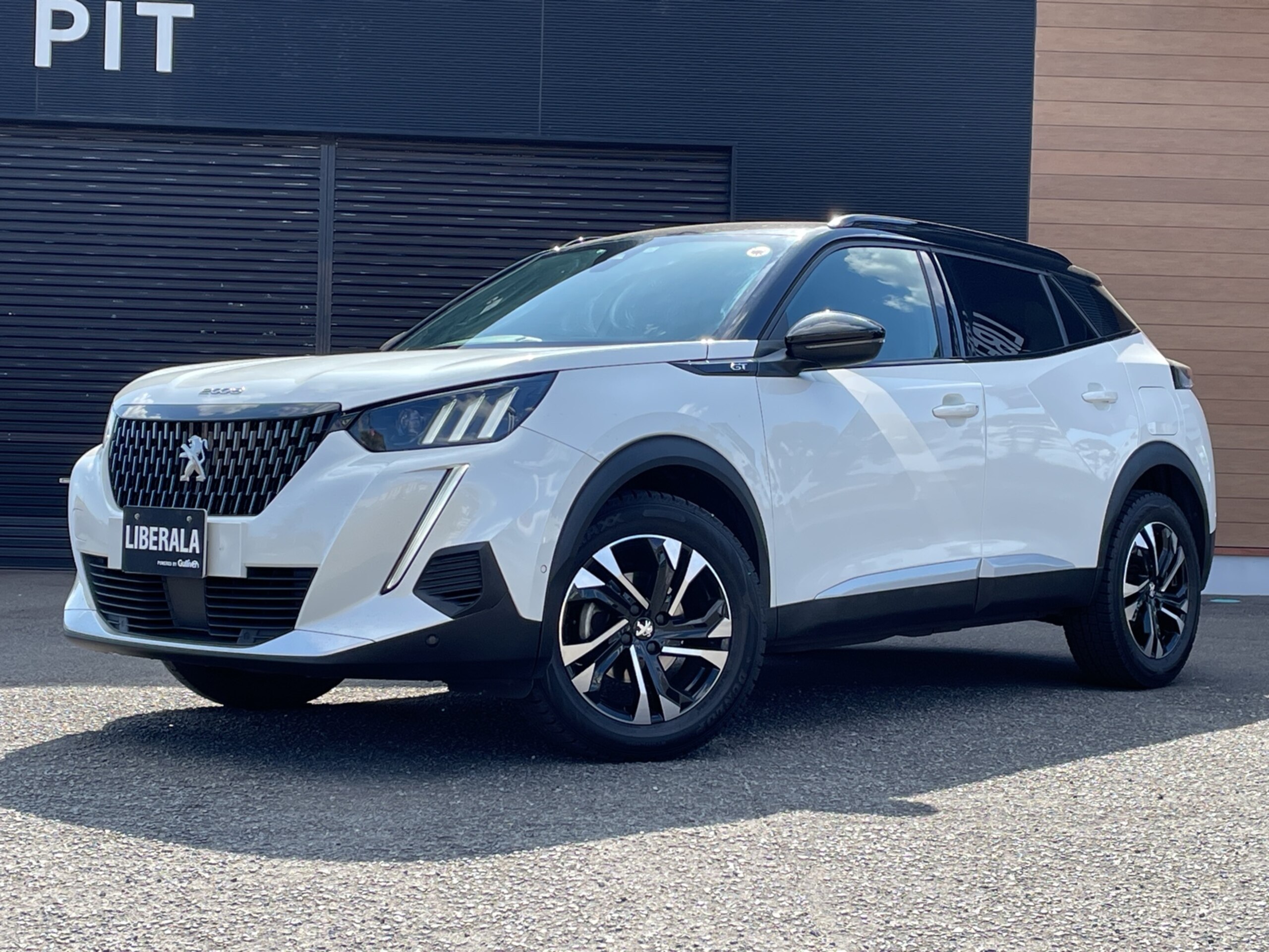 2023 Peugeot 2008 — photo 2