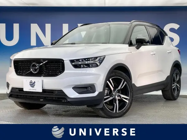 Volvo XC40 B4 AWD R Design 4WD Sunroof Orange Interior Genuine Navigation TV Apple CarPlay Compatible 360-Degree Camera System Harman Kardon Adaptive Cruise Control Semi-Leather Seats All-Seat Heaters Genuine 19-inch Alloy Wheels Non-Smoking (Crystal White Pearl)
