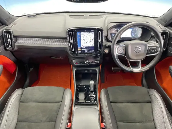 2020 Volvo Xc40 — photo 2