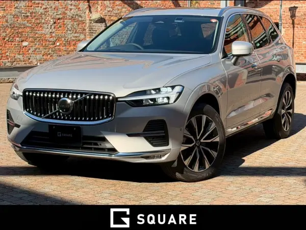 Volvo XC60 Ultimate B5 AWD 4WD Black Leather/Panoramic Sunroof/Seat Heaters/Ventilation/Factory Google Navigation/Power Rear Gate/360-Degree Camera/Harman Kardon Sound/Head-Up Display/Apple CarPlay (Silver) — thumbnail 1