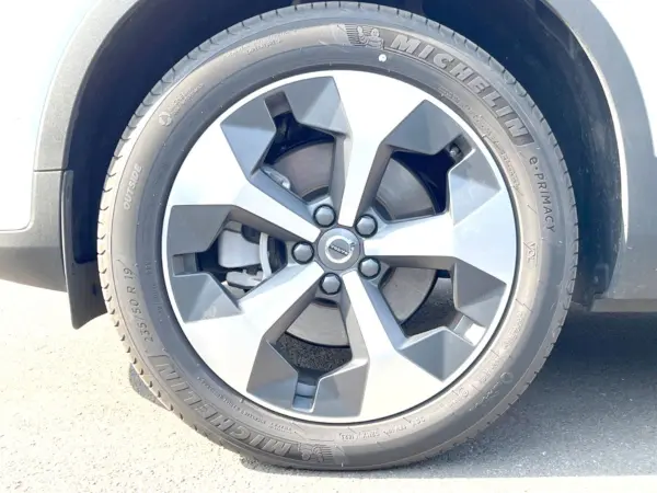 Volvo XC40 Ultimate B4 AWD Dark Edition 4WD Certified Used Car Harman Kardon Genuine Google Navigation 360° View Camera Heated Seats All Around (Crystal White Premium Metallic) — photo 8