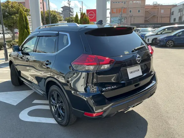 2021 Nissan Xtrail — photo 2