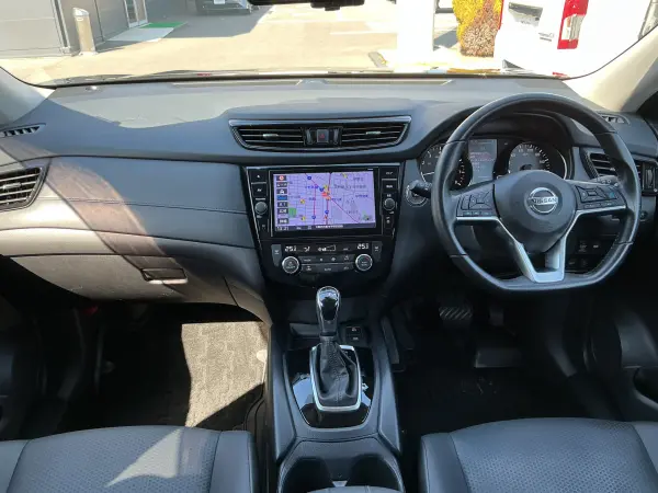 Nissan X-Trail 2.0 20Xi V Selection 2-Row 4WD with Memory Navigation, Around View Monitor, Genuine Front/Rear Drive Recorder, Front/Rear Seat Heaters, ETC2.0, ProPilot, LED Headlights, Smart Room Mirror, Auto Back Door (Diamond Black Pearl) — photo 7