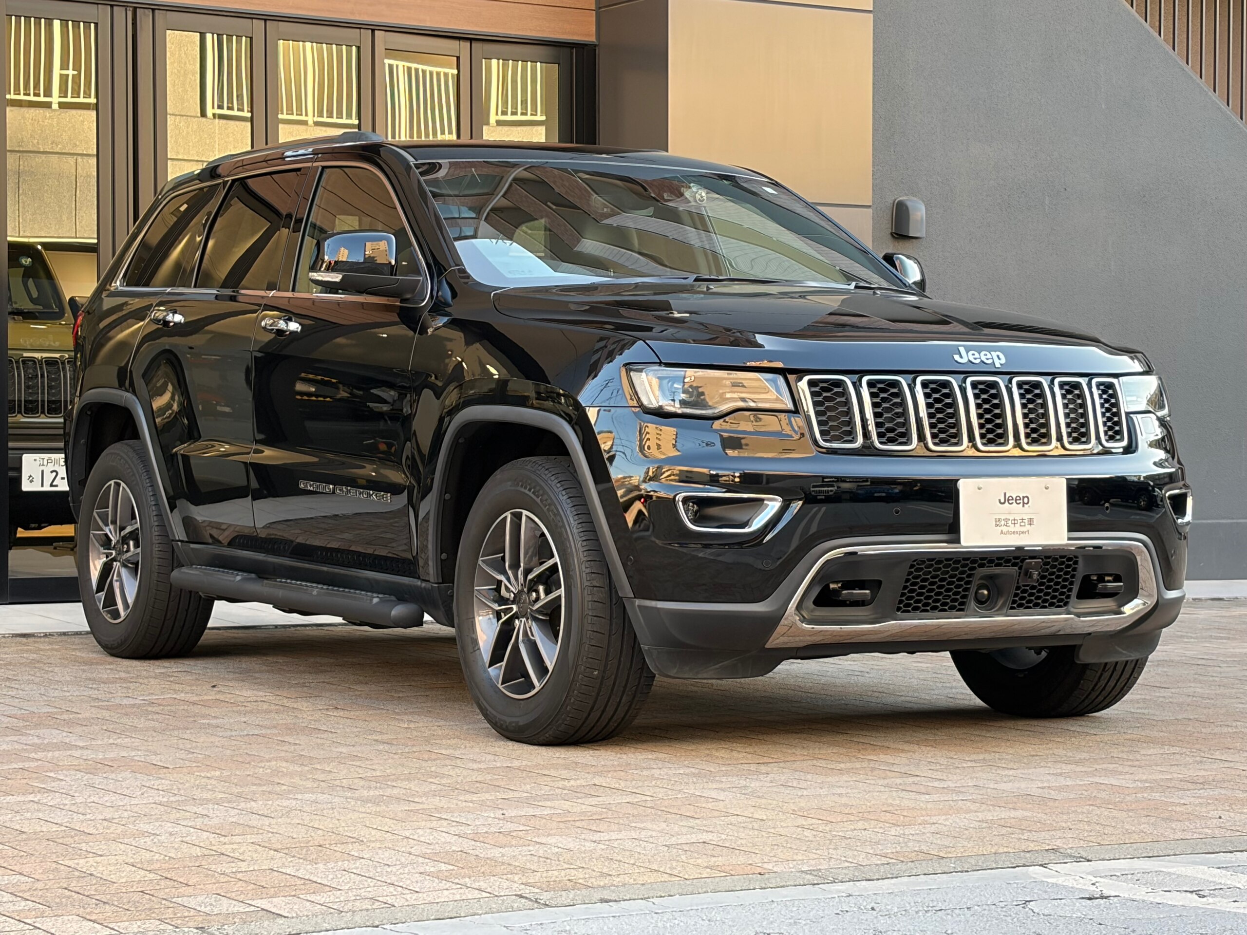 2021 Jeep Grand Cherokee — photo 2