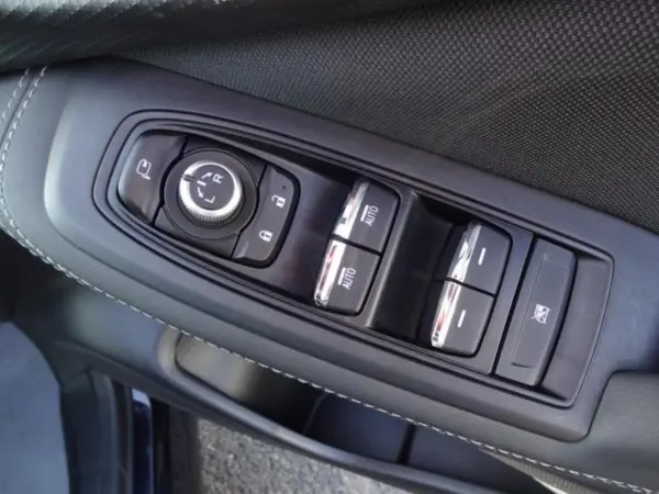 Subaru Forester 2.0 Advance 4WD — photo 9