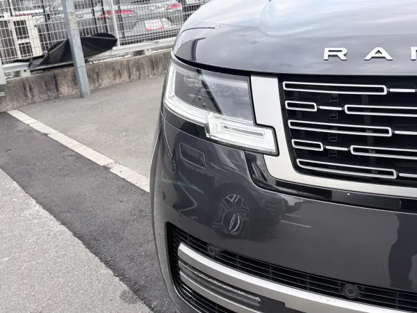 Land Rover Range Rover HSE 3.0L D350 Standard Wheelbase Diesel Turbo 4WD Demo Car Up Panoramic Roof Head-Up Display Power Side Steps Front/Rear Seat Heater/Cooler Steering Wheel Heater ClearSight View Mirror CarPlay Connection Certified Used Car (Gray Metallic) — photo 9