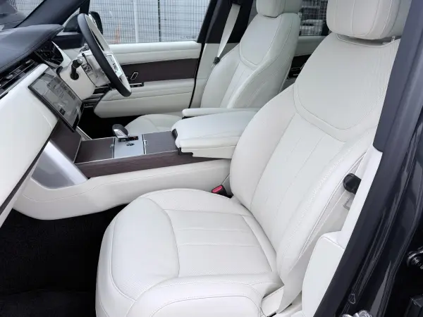 Land Rover Range Rover HSE 3.0L D350 Standard Wheelbase Diesel Turbo 4WD Demo Car Up Panoramic Roof Head-Up Display Power Side Steps Front/Rear Seat Heater/Cooler Steering Wheel Heater ClearSight View Mirror CarPlay Connection Certified Used Car (Gray Metallic) — photo 7