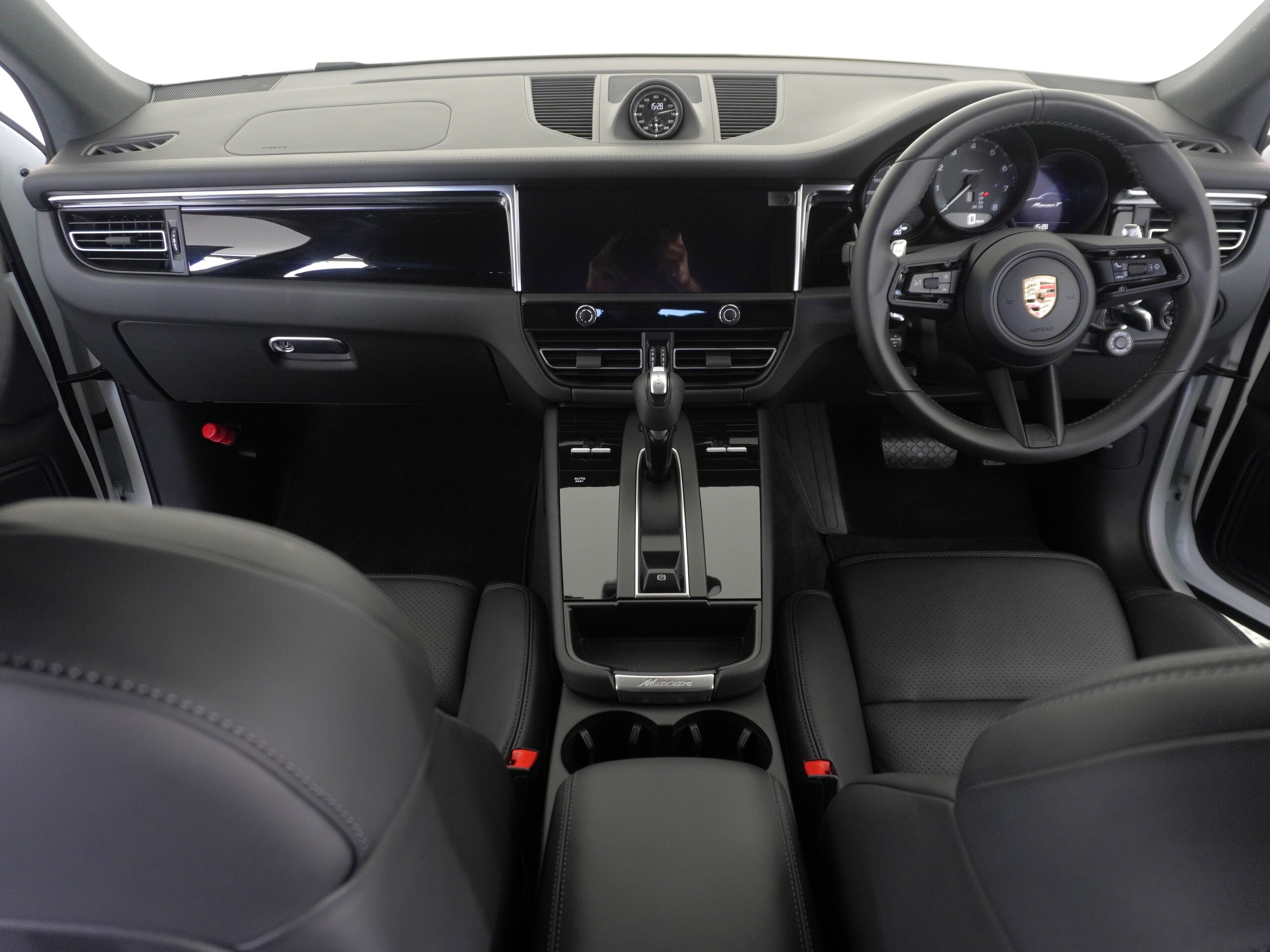 Porsche Macan T PDK 4WD — photo 7