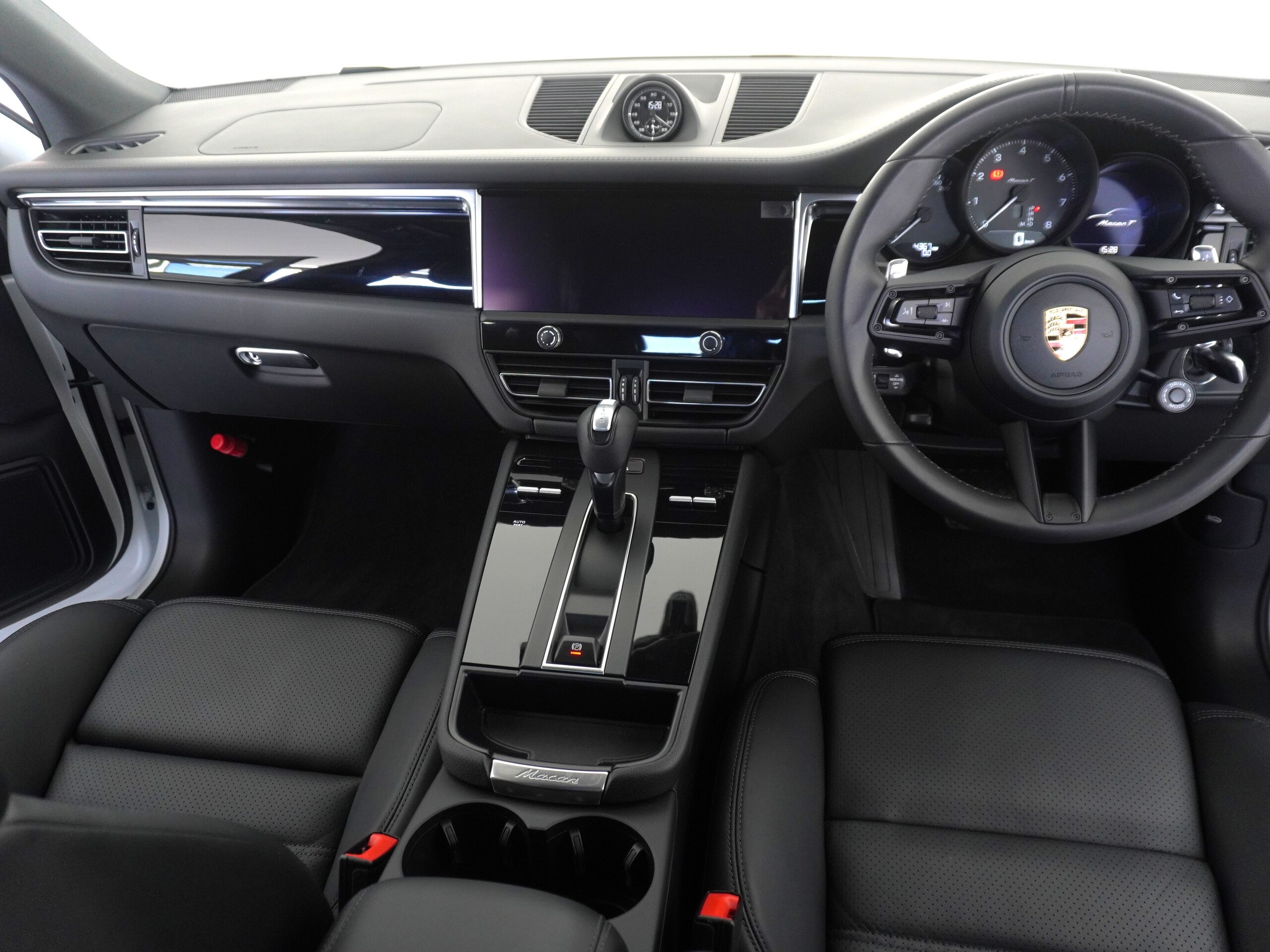 Porsche Macan T PDK 4WD — photo 8