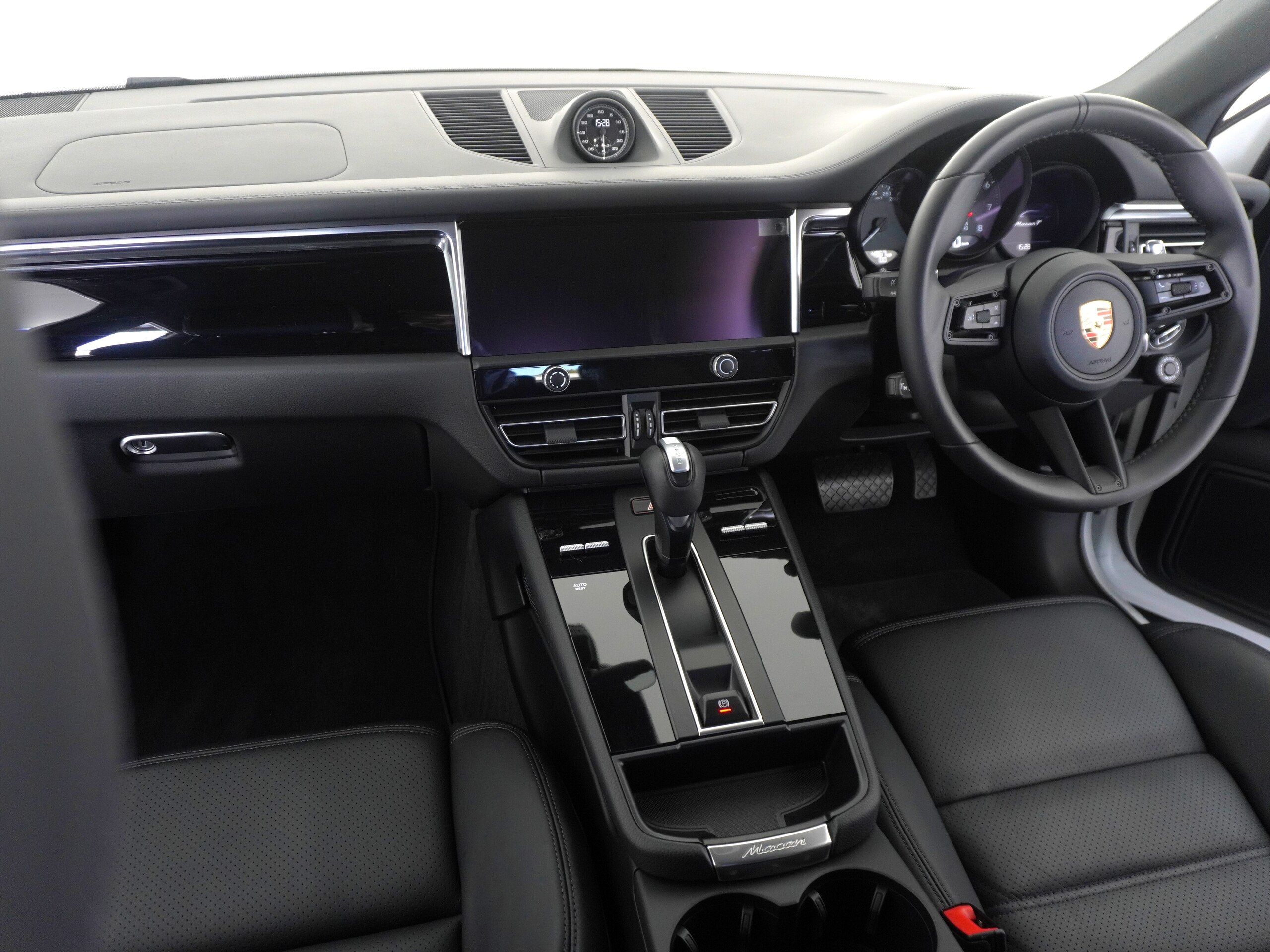 Porsche Macan T PDK 4WD — photo 9