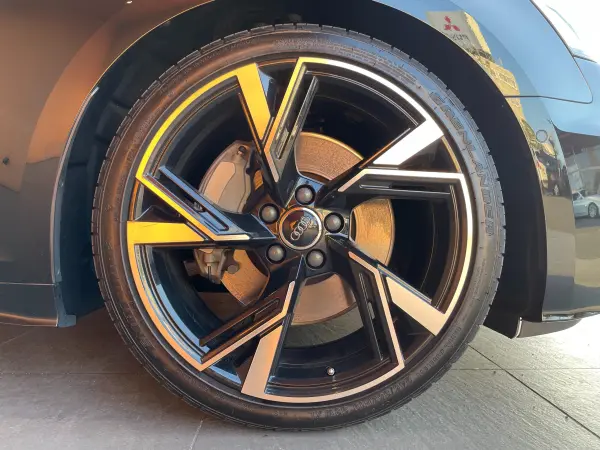 Audi A5 Sportback 45 TFSI quattro S line 4WD with Factory Navigation, Full-Seg TV, 360-Degree Camera, Matrix LED Headlights, Virtual Cockpit, Assistance Package, ACC, Side Assist, Lane Keep Assist, Seat Heater, Power Seats, Factory OP 19-inch Alloy Wheels, ETC (Mythos Black Metallic) — photo 8