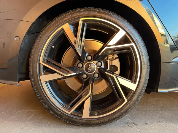 Audi A5 Sportback 45 TFSI quattro S line 4WD with Factory Navigation, Full-Seg TV, 360-Degree Camera, Matrix LED Headlights, Virtual Cockpit, Assistance Package, ACC, Side Assist, Lane Keep Assist, Seat Heater, Power Seats, Factory OP 19-inch Alloy Wheels, ETC (Mythos Black Metallic) — photo 9