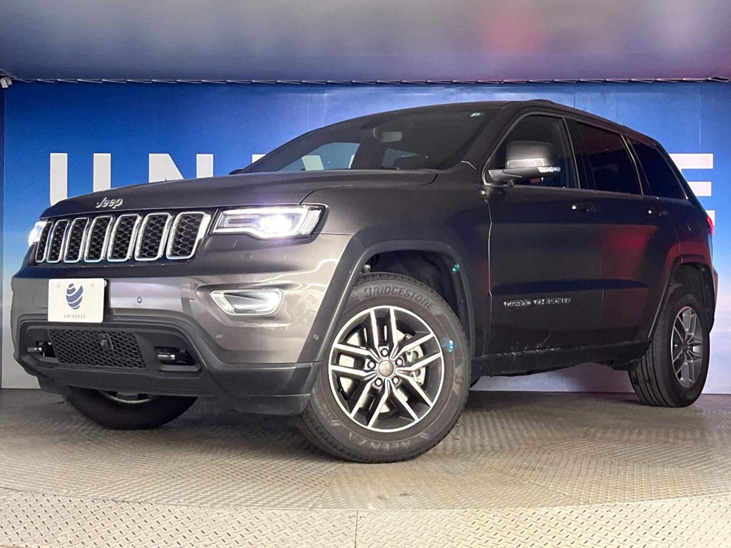 Jeep Grand Cherokee Laredo 4WD — photo 8