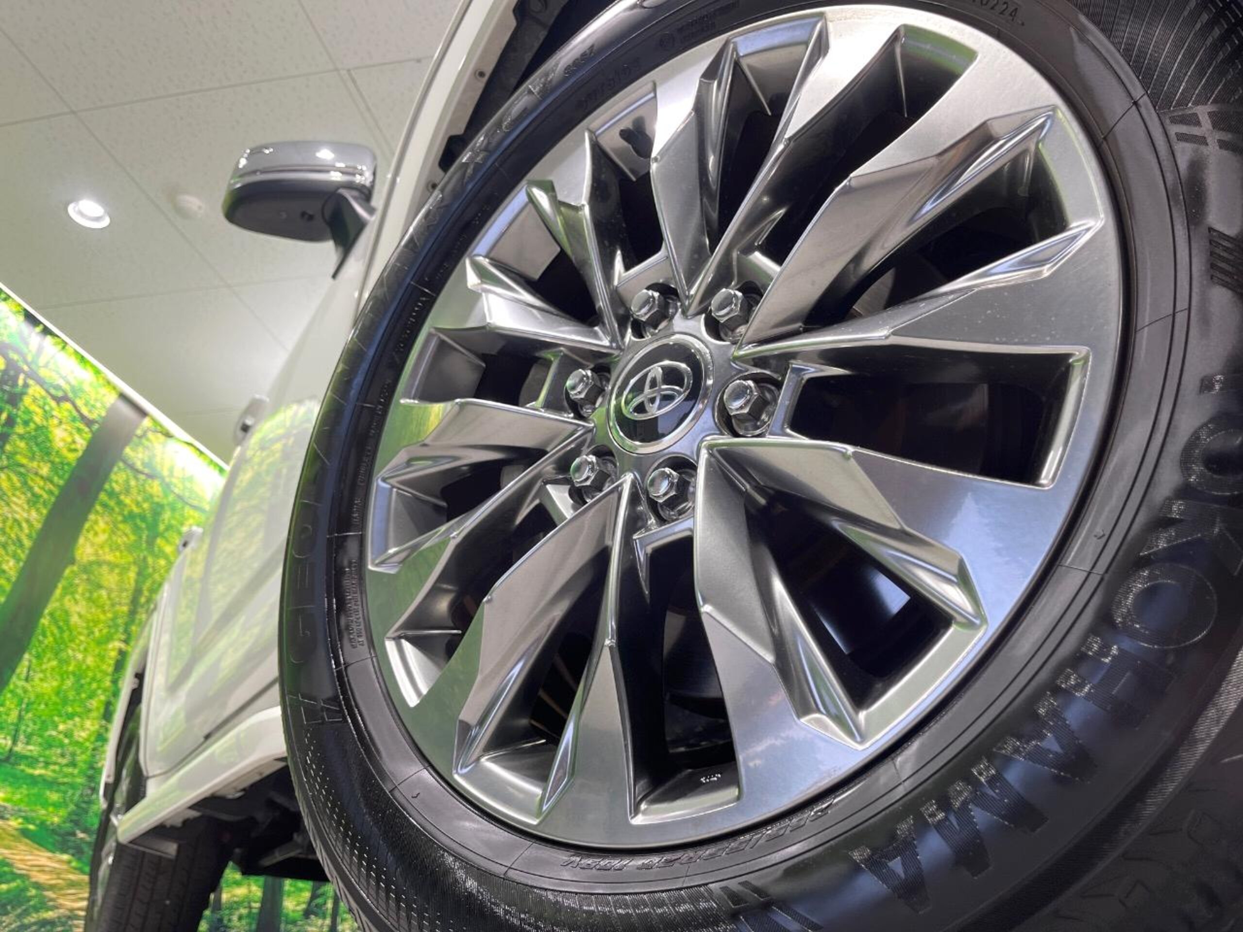 Toyota Land Cruiser 300 3.5 ZX 4WD — photo 9