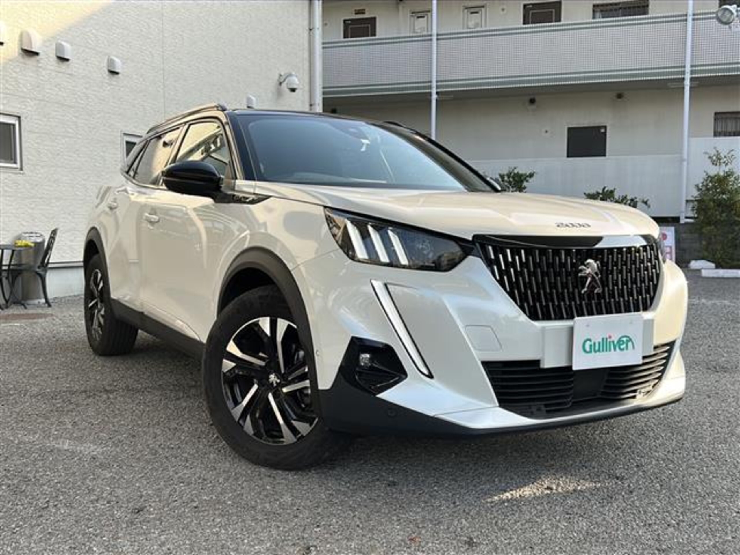 2023 Peugeot 2008 — photo 2