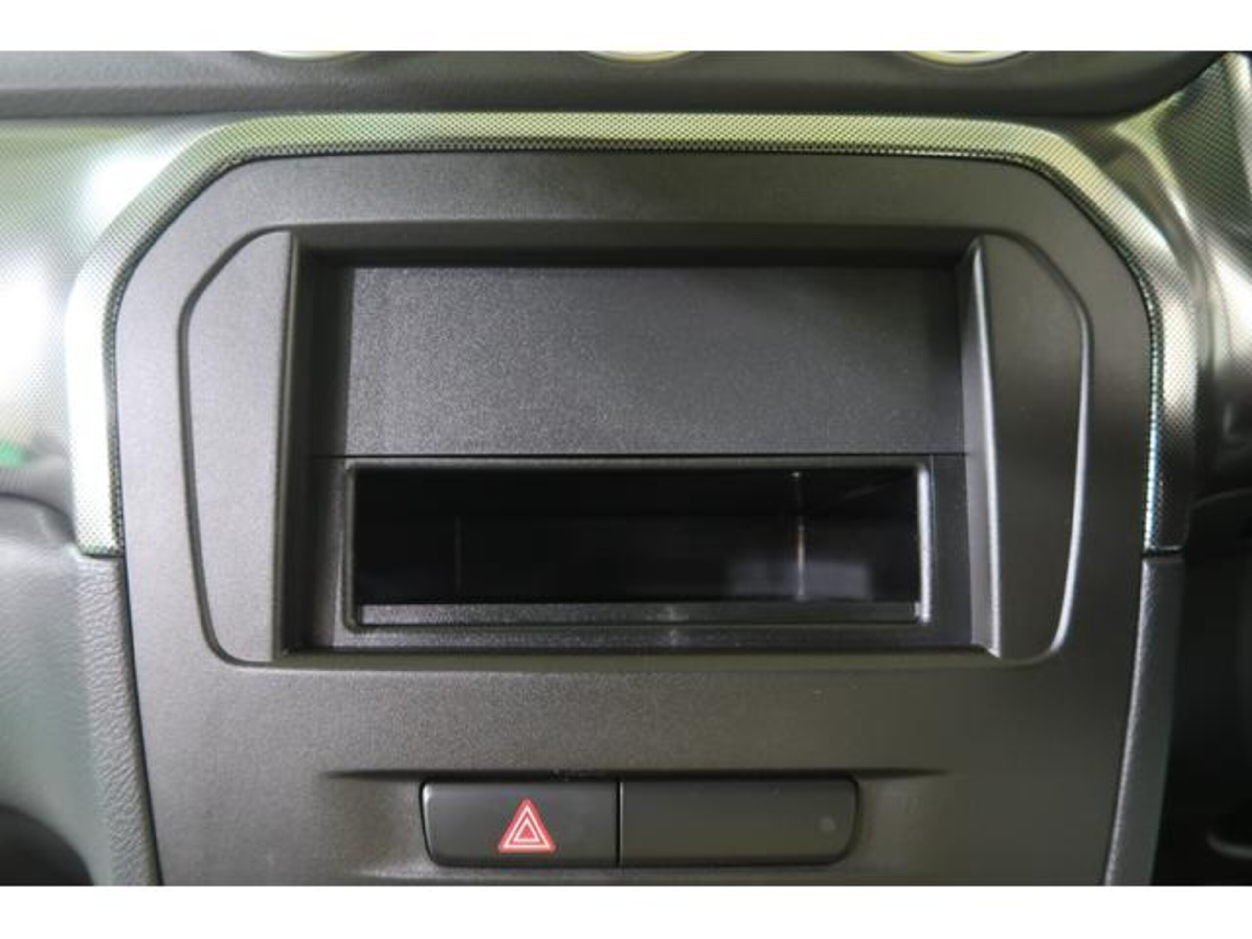 Suzuki Escudo 1.5 4WD — photo 7