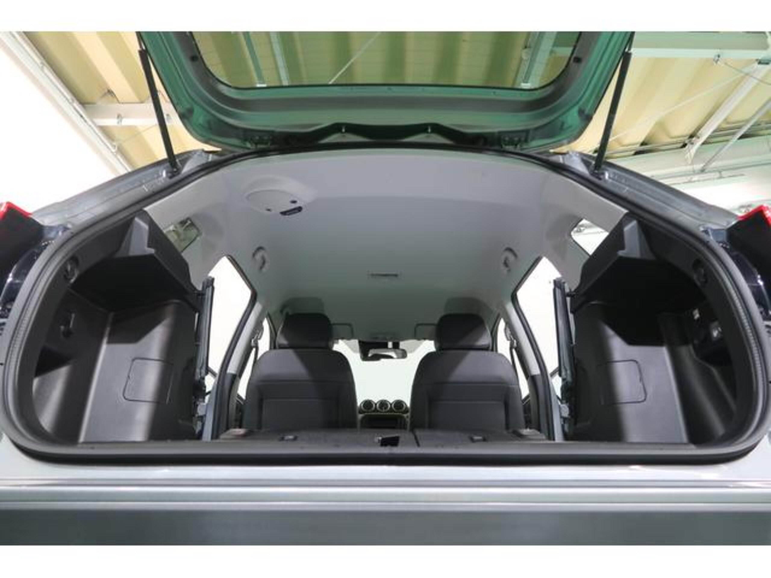 Suzuki Escudo 1.5 4WD — photo 9