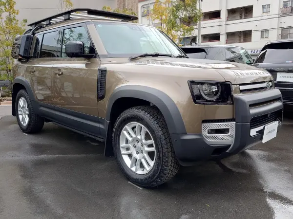 2025 Landrover Defender — photo 2