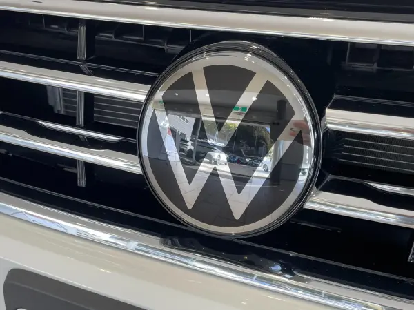 2024 Volkswagen Tiguan — photo 2