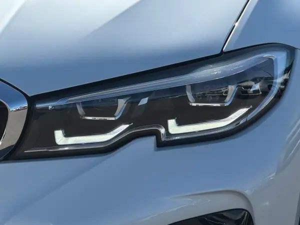 2022 Bmw 3 Series — photo 2