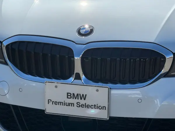 2022 Bmw 3 Series — photo 3