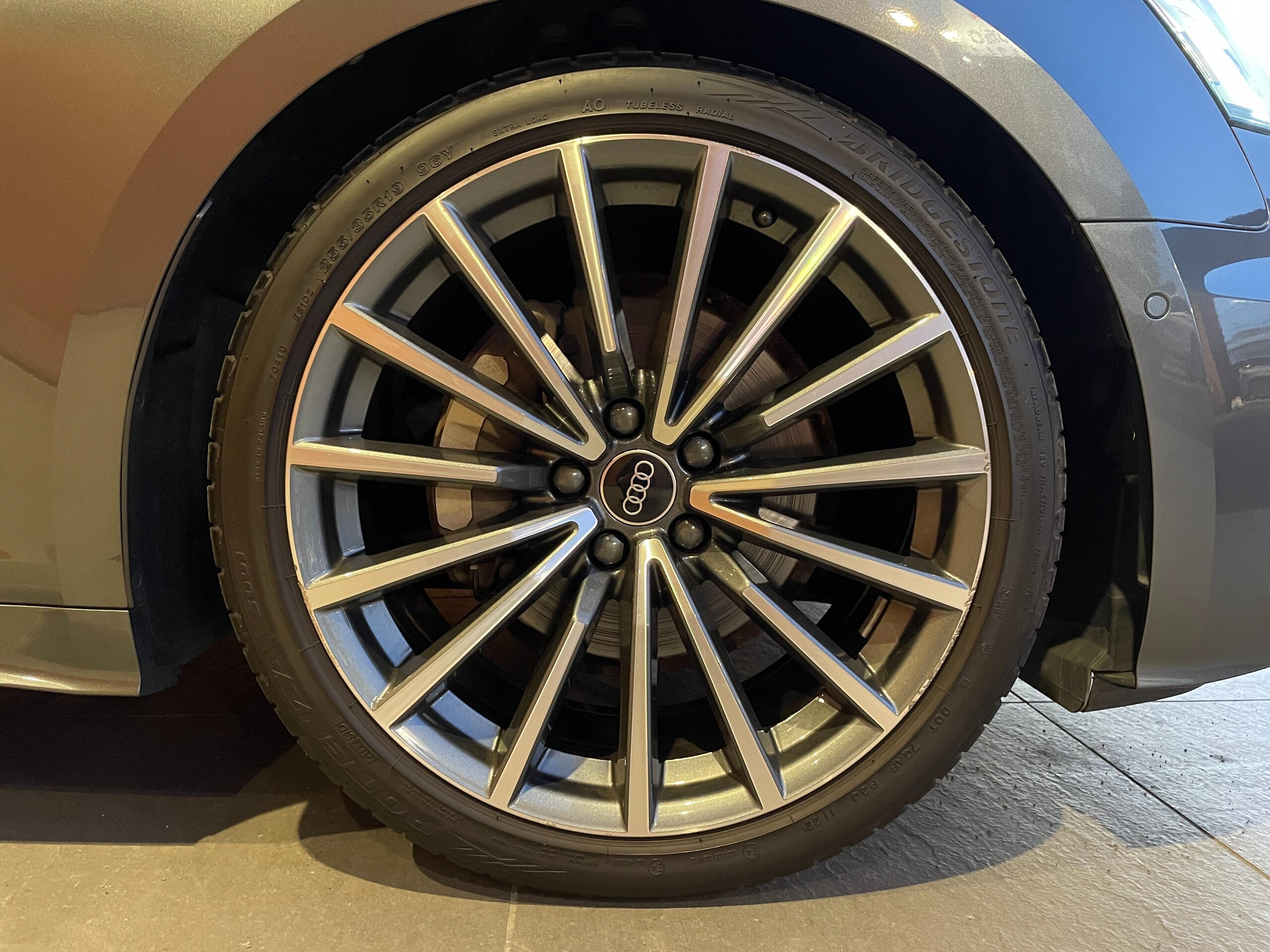 Audi A5 Sportback 40 TDI Quattro S Line 4WD Black Styling Package Assistance Package Laser Light Package Genuine Navigation 360 Camera Bluetooth Bang & Olufsen Matrix LED Headlights Park Assist Seat Heater Genuine 19-inch Alloy Wheels (Daytona Gray Pearl Effect) — photo 8