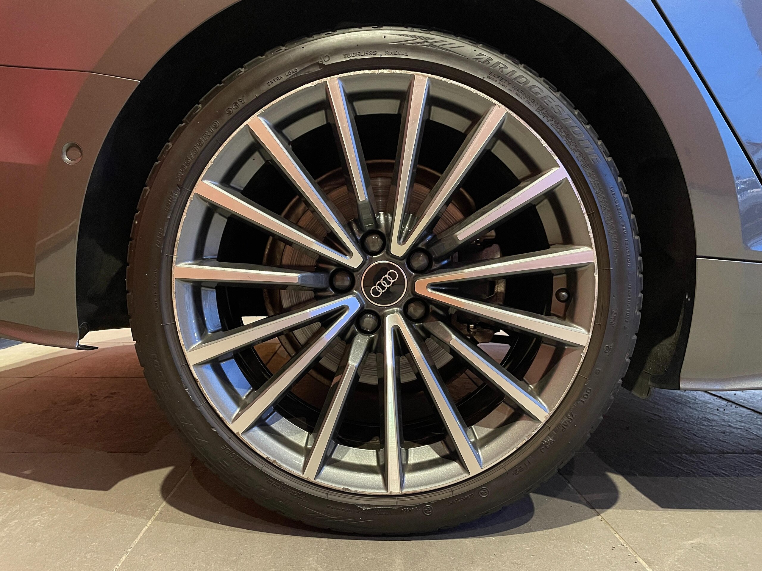 Audi A5 Sportback 40 TDI Quattro S Line 4WD Black Styling Package Assistance Package Laser Light Package Genuine Navigation 360 Camera Bluetooth Bang & Olufsen Matrix LED Headlights Park Assist Seat Heater Genuine 19-inch Alloy Wheels (Daytona Gray Pearl Effect) — photo 9