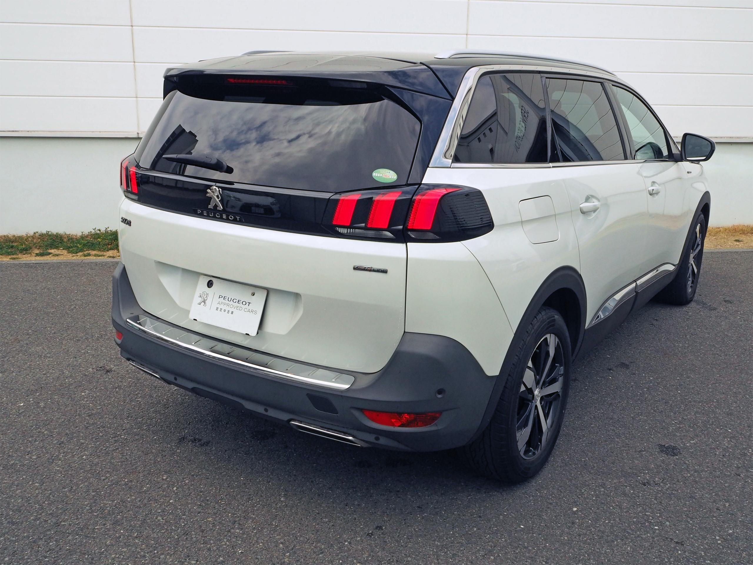 2021 Peugeot 5008 — photo 2