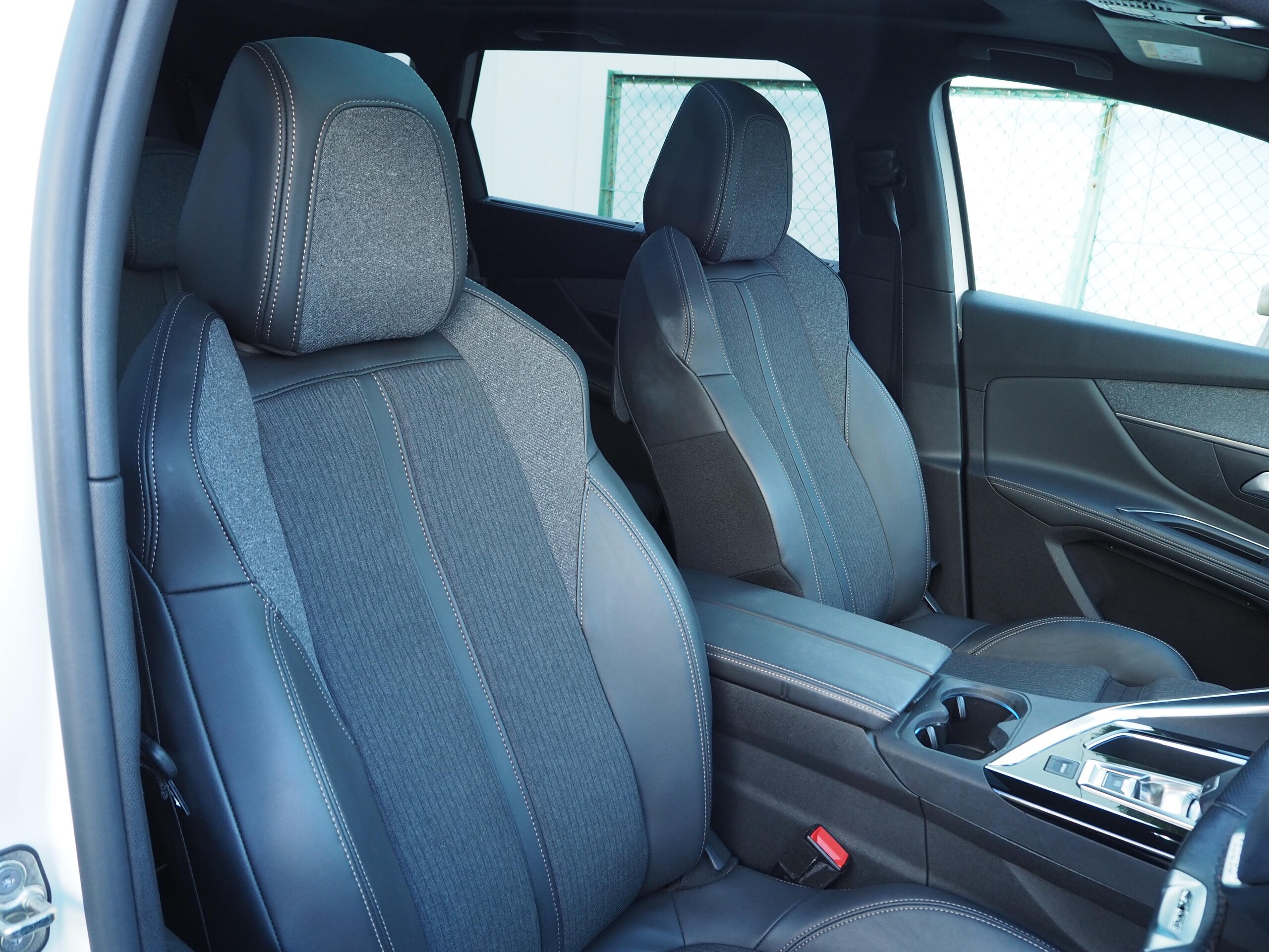 Peugeot 5008 GT Line BlueHDi Diesel Turbo One Owner Panoramic Roof Certified Used Car Warranty — photo 9