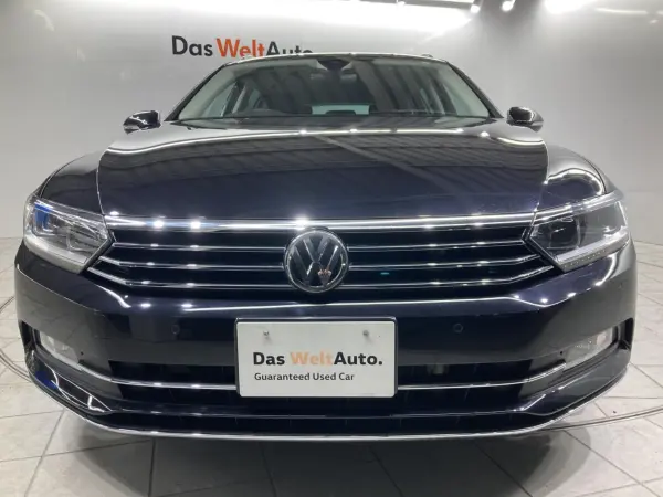 Volkswagen Passat Variant TDI Elegance Line Diesel Turbo Power Tailgate Seat Heater Corner Sensor LED Headlights Smart Key Genuine Navigation Backup Camera ACC Paddle Shift 3-Zone Air Conditioning ETC Certified Used Car (Deep Black Pearl Effect) — photo 9