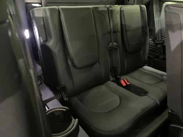 2021 Landrover Defender — photo 3