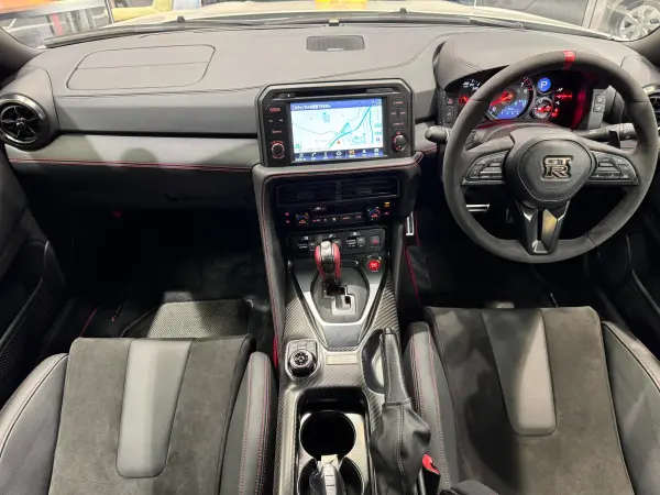 Nissan GT-R 3.8 Track Edition engineered by nismo 4WD — photo 7