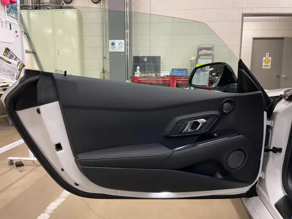 Toyota Supra 3.0 RZ One Owner Genuine 6-Speed MT GR Carbon Full Aero GR Carbon Door Mirror Cover Genuine 19-inch AW Genuine HDD Navi/Full-Seg TV Backup Camera Red/Black Half Leather Seat Front/Rear Dashcam Warranty Manual Spare Key (Pearl White) — photo 9