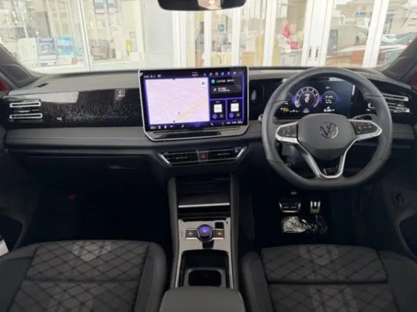 Volkswagen Tiguan eTSI R-Line — photo 7