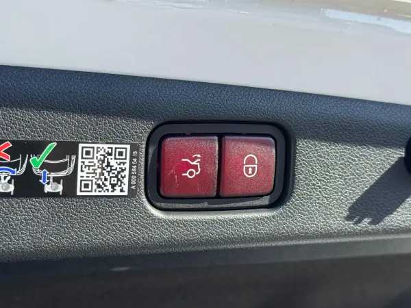 Mercedes-Benz E-Class E220 d Avantgarde AMG Line Package (ISG Equipped Model) Diesel Turbo MP202501 — photo 8