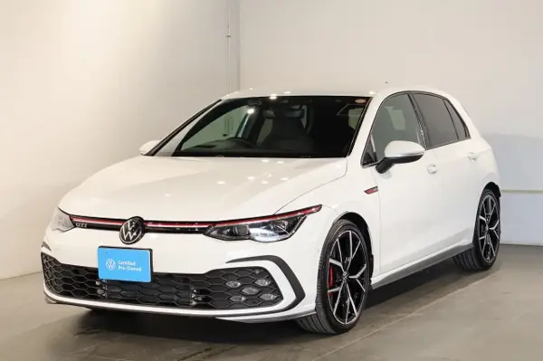 2022 Volkswagen Golf — photo 2