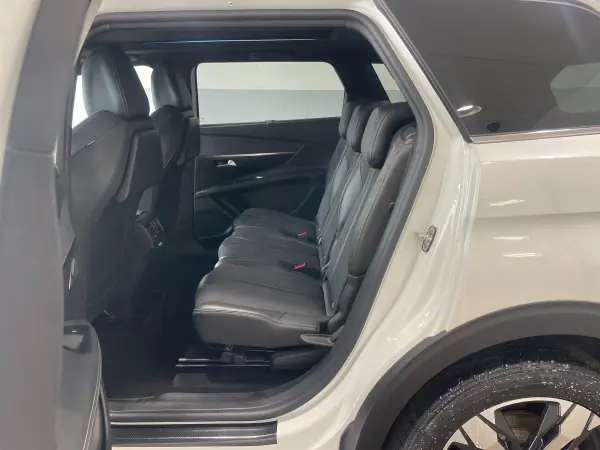 Peugeot 5008 GT BlueHDi Diesel Turbo First Class Package Panoramic Sunroof ACC LKA BSM Front/Rear PDC Driver Memory Seat Lumbar Support Seat Heater Apple CarPlay/Android Auto (Pearl White) — photo 9