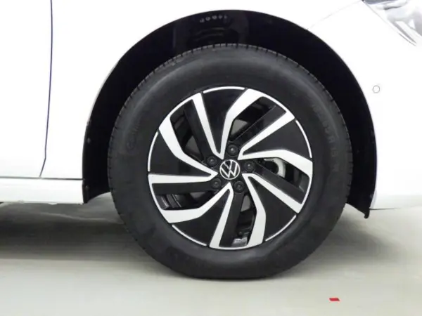 Volkswagen Polo TSI Active — photo 7