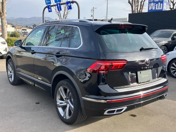 2023 Volkswagen Tiguan — photo 2