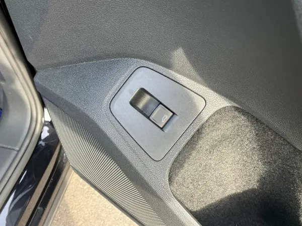 Volkswagen Tiguan TSI 4Motion R-Line 4WD Right-Hand Drive — photo 9