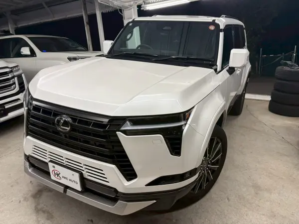2025 Lexus Gx — photo 2