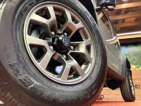 Suzuki Jimny Sierra 1.5 JC 4WD — photo 9