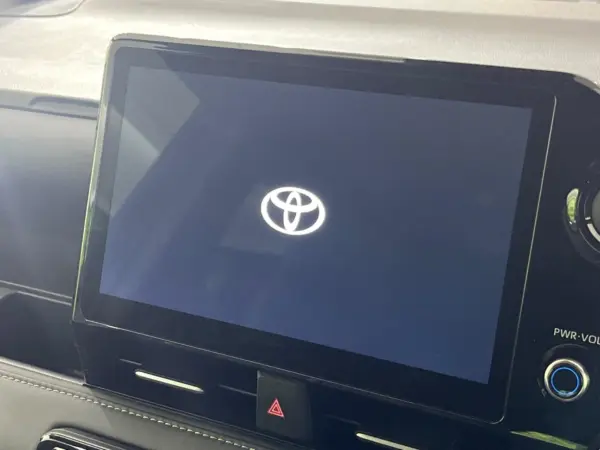 2025 Toyota Noah — photo 3