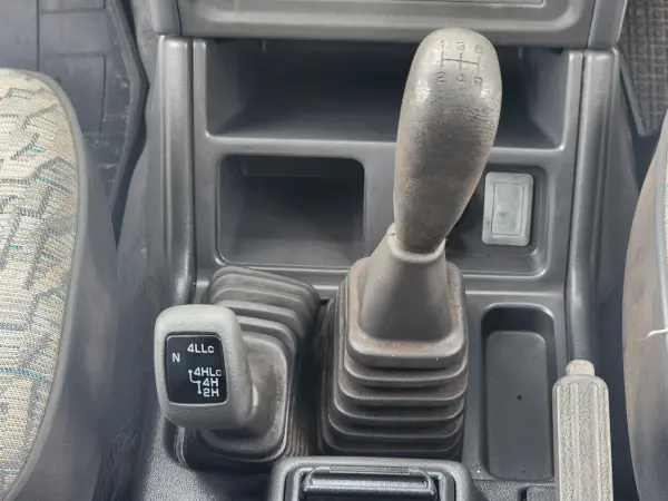 1996 Mitsubishi Pajero — photo 8 | Tuminion Kenya