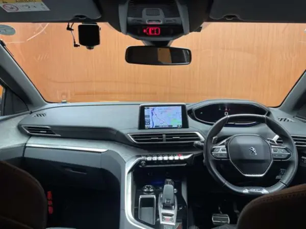 2019 Peugeot 3008 — photo 2