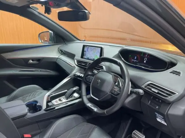 2019 Peugeot 3008 — photo 3