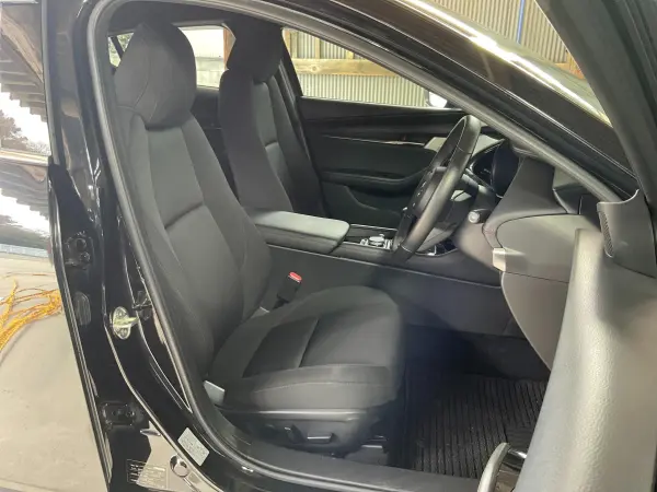 Mazda MAZDA3 Fastback 2.0 20S Black Selection 6MT/BOSE Sound/360 View/Collision Mitigation Brake/Radar Cruise Control/LKA/BSM/Front & Rear Side Approach Detection/Adaptive LED Headlights/Front & Rear Sonar/Driver Power Seat/Front Seat Heaters/10.25-inch Mazda Connect (Jet Black Mica) — photo 9