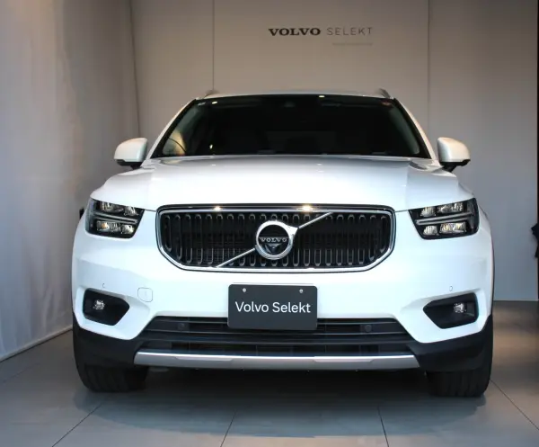 Volvo XC40 B3 Momentum — photo 8