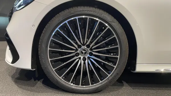 2025 Mercedes E Class — photo 3