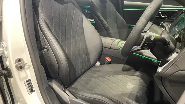 Mercedes-Benz E-Class E220 d Avantgarde AMG Line Package (ISG) Diesel Turbo MP202502 Digital Interior P・Panorama Roof・Advanced P・Leather EXP (Opaque White) — photo 9